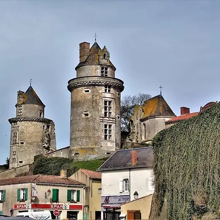A 30 Minutes Du Village Du Vendee Globe * Apremont (Vendee)